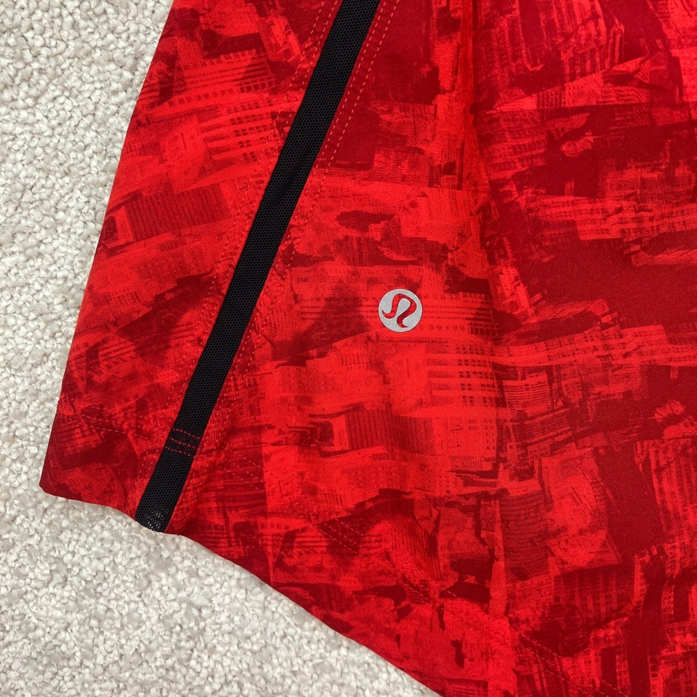 Lululemon Mens T.H.E. 9" Training Shorts Red Abstract Print Athletic Gym